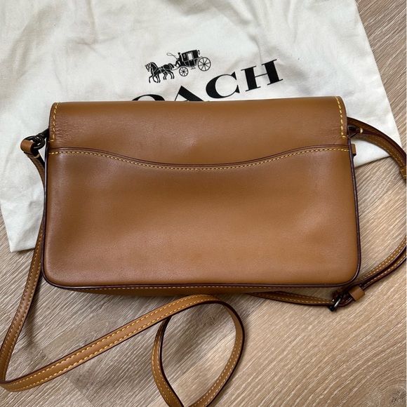 Gently Worn Coach Dinky Crossbody in Camel - Picture 4 of 15
